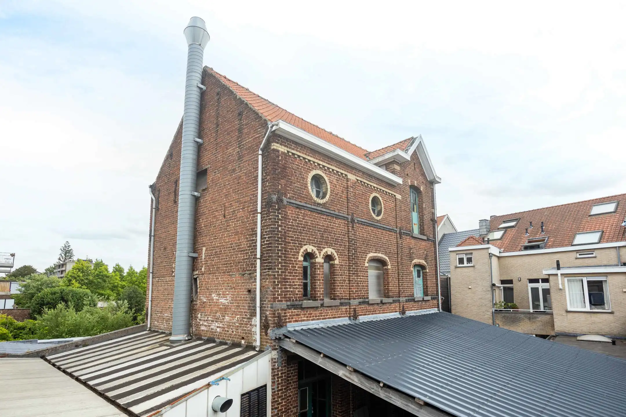 VEELZIJDIG RENOVATIE- EN ONTWIKKELINGSPROJECT foto 15