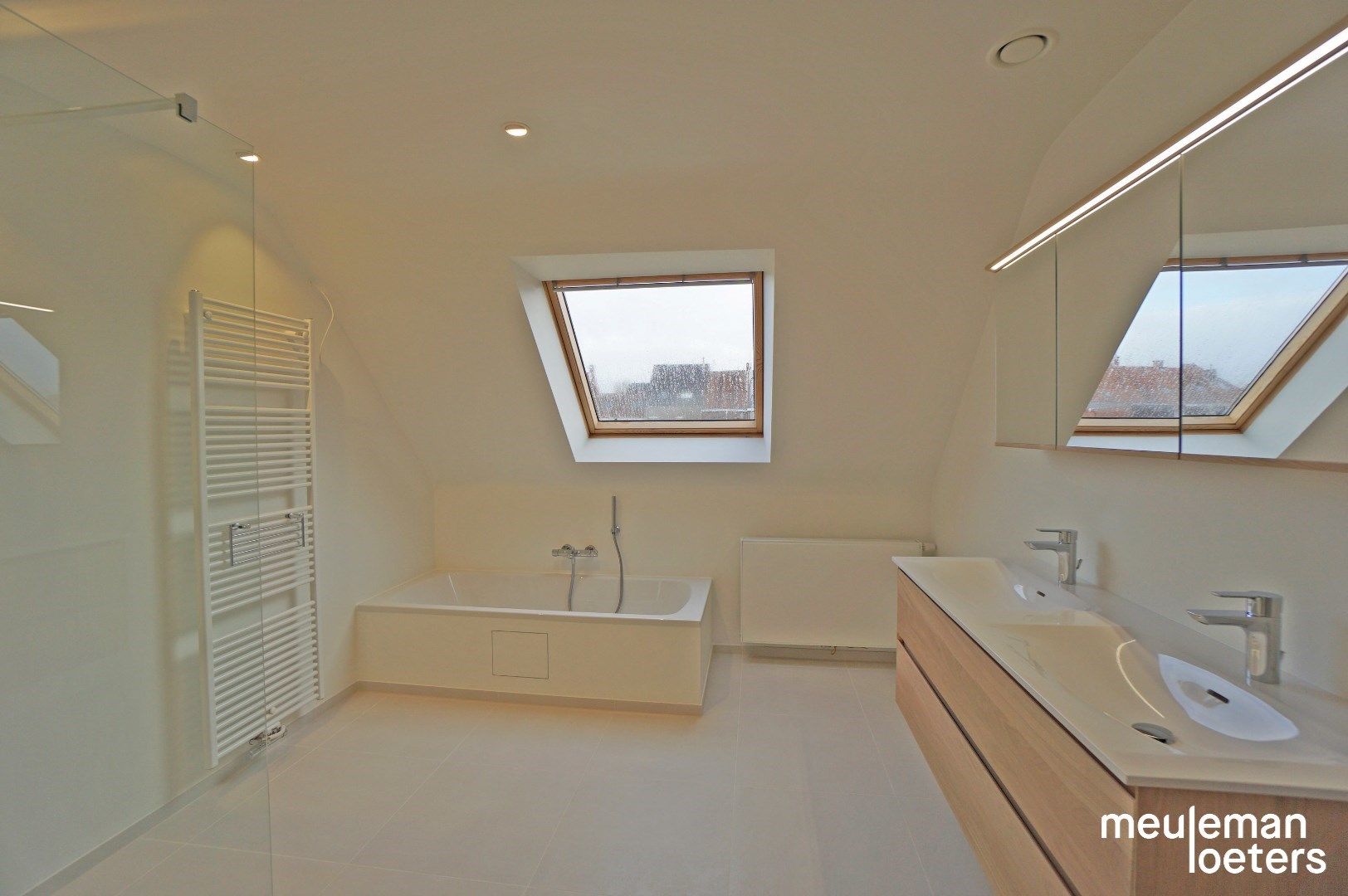 Ruime woning kwalitatief afgewerkt foto 14