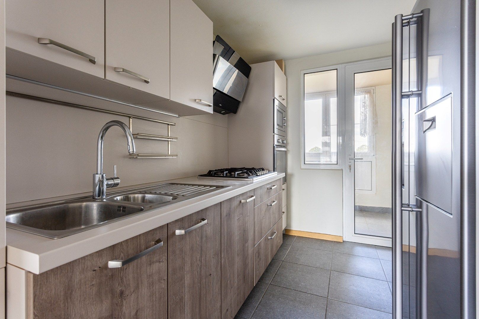 Instapklaar 2 slaapkamer appartement op centrale locatie.  foto 4