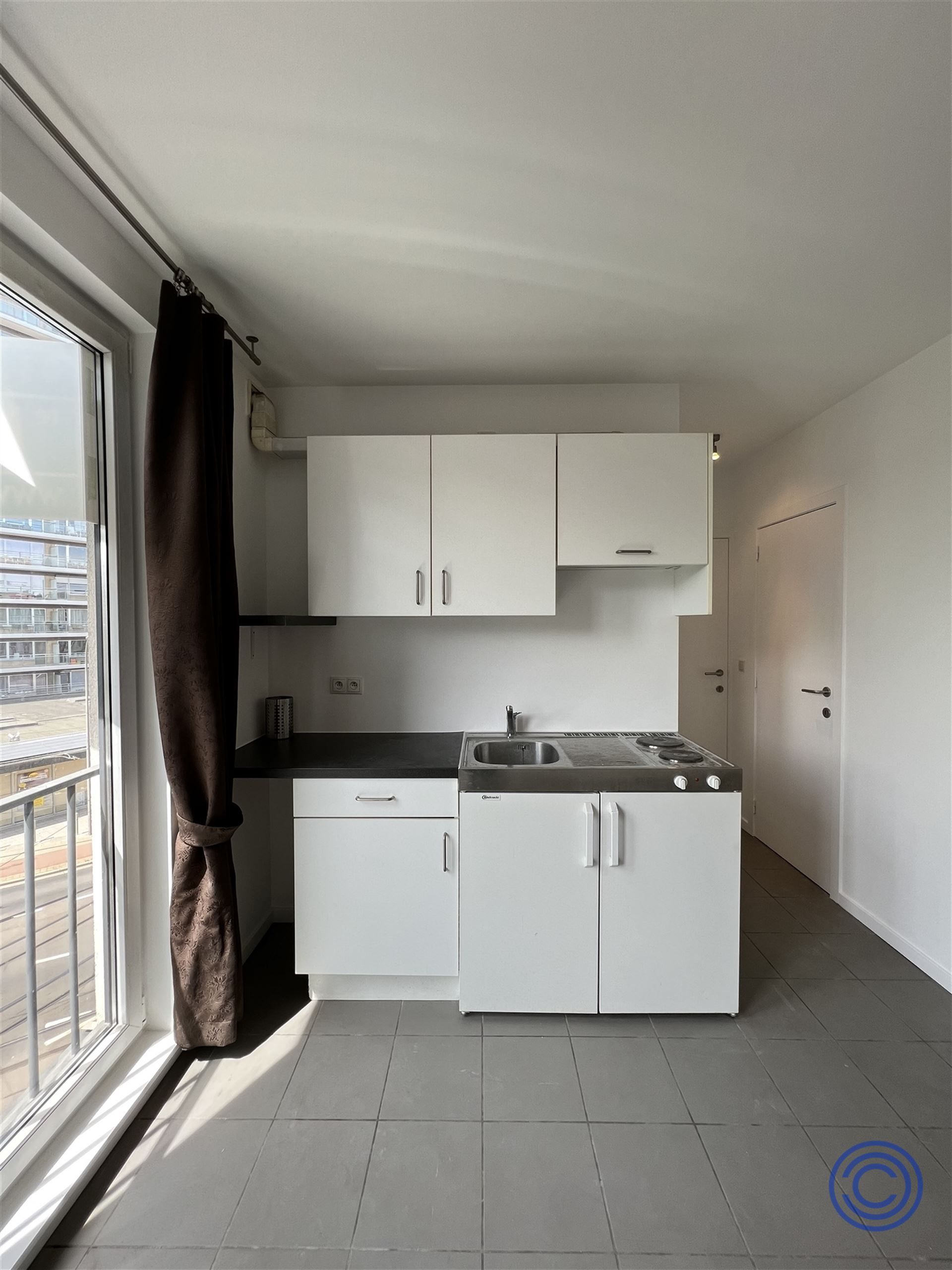 Leuke studio met terrasje en 4,5% rendement! foto 4
