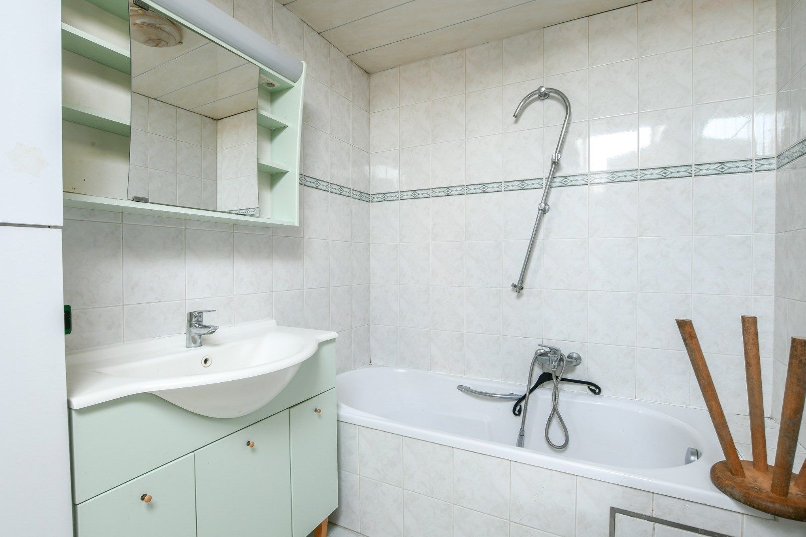 Te renoveren woning op Centrale Locatie met Diverse Mogelijkheden foto 17