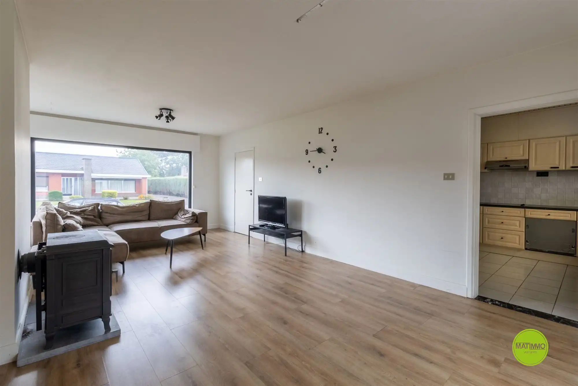Rustig gelegen, gerenoveerde woning op een ruim perceel foto 3