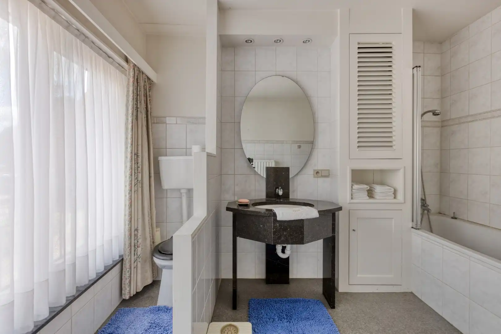 Ruim ingedeelde woning met oa 3 slpks op een gunstige locatie in het centrum foto 24