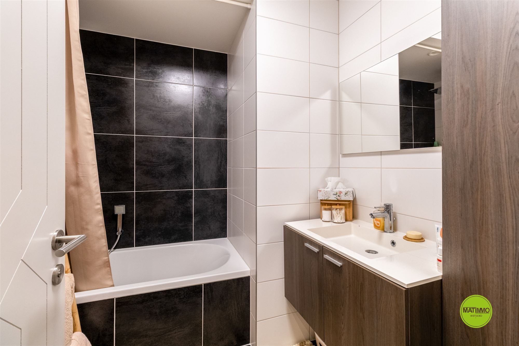 Energiezuinig 2-slaapkamer appartement nabij Hasselt centrum foto 10