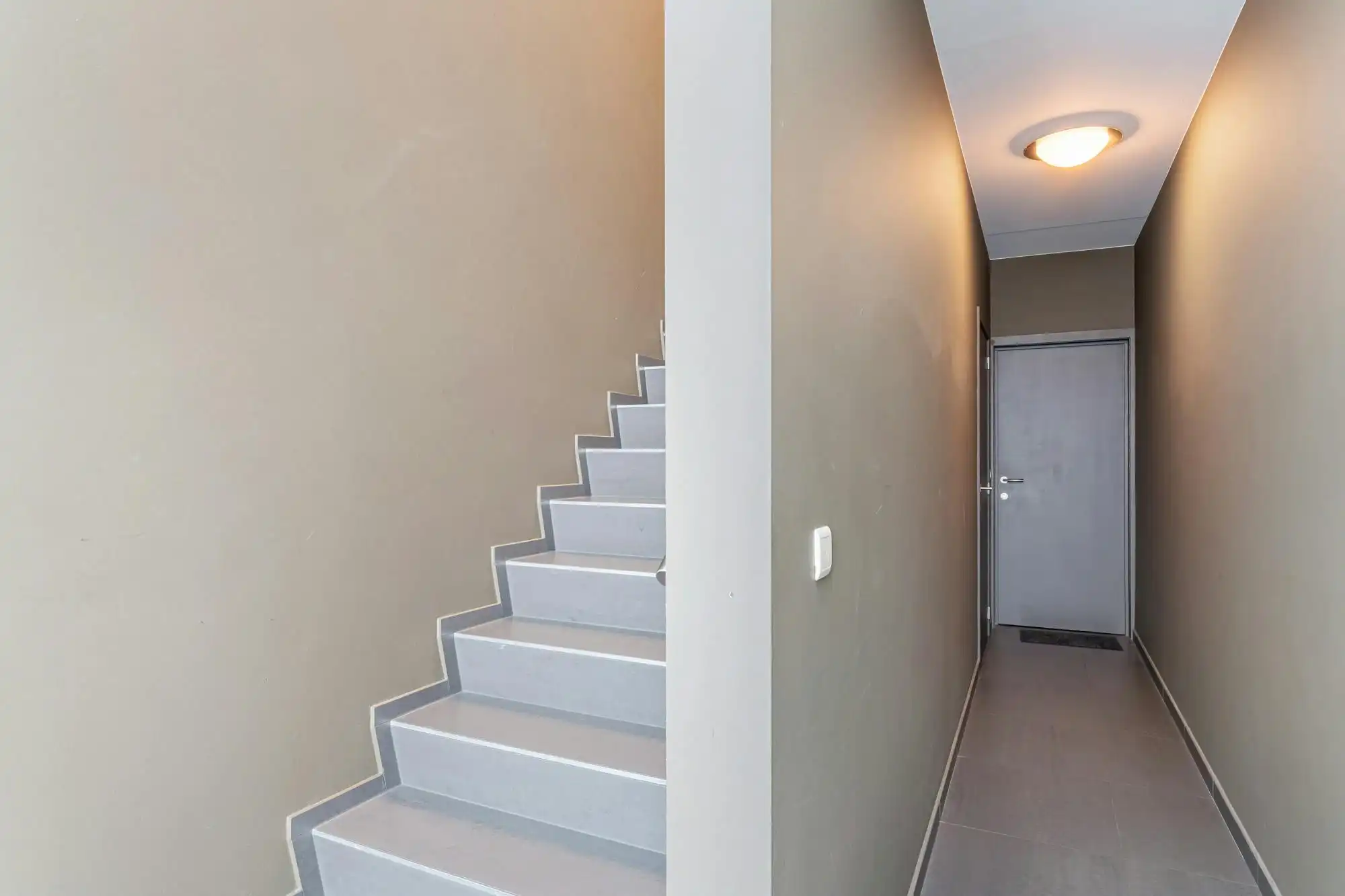 Gelijkvloers appartement met tuin en garagebox in Genk foto 15