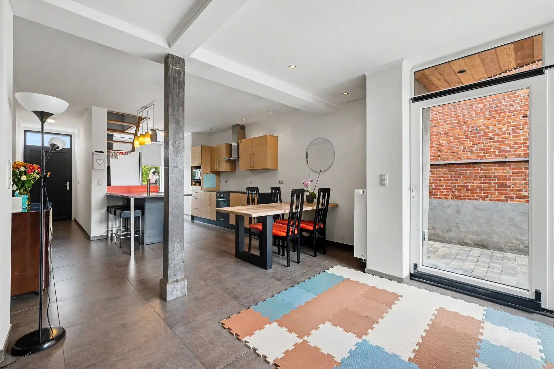 Instapklare woning met 2 slaapkamers en garage vlak bij het centrum van Stekene foto 6