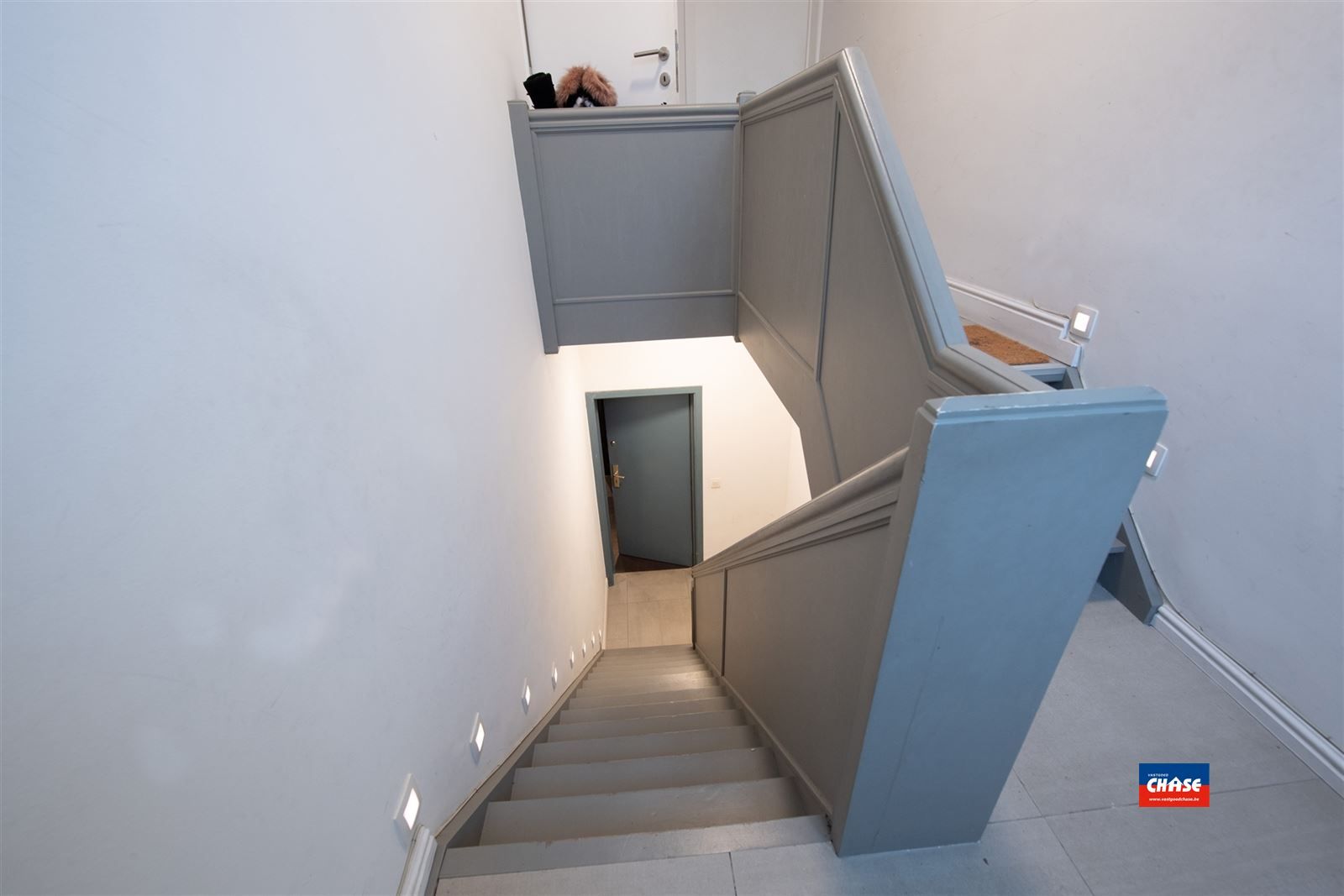 Handelshuis met groot appartement, garage en tuin foto 47