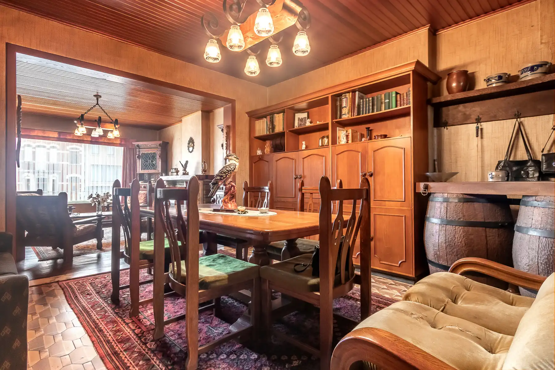 Ruime, te renoveren woning met veel potentieel nabij centrum foto 6