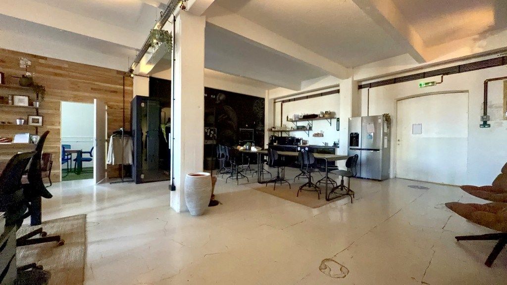 Kantoren te huur in gerenoveerd pakhuis La Cloche in Antwerpen foto 11