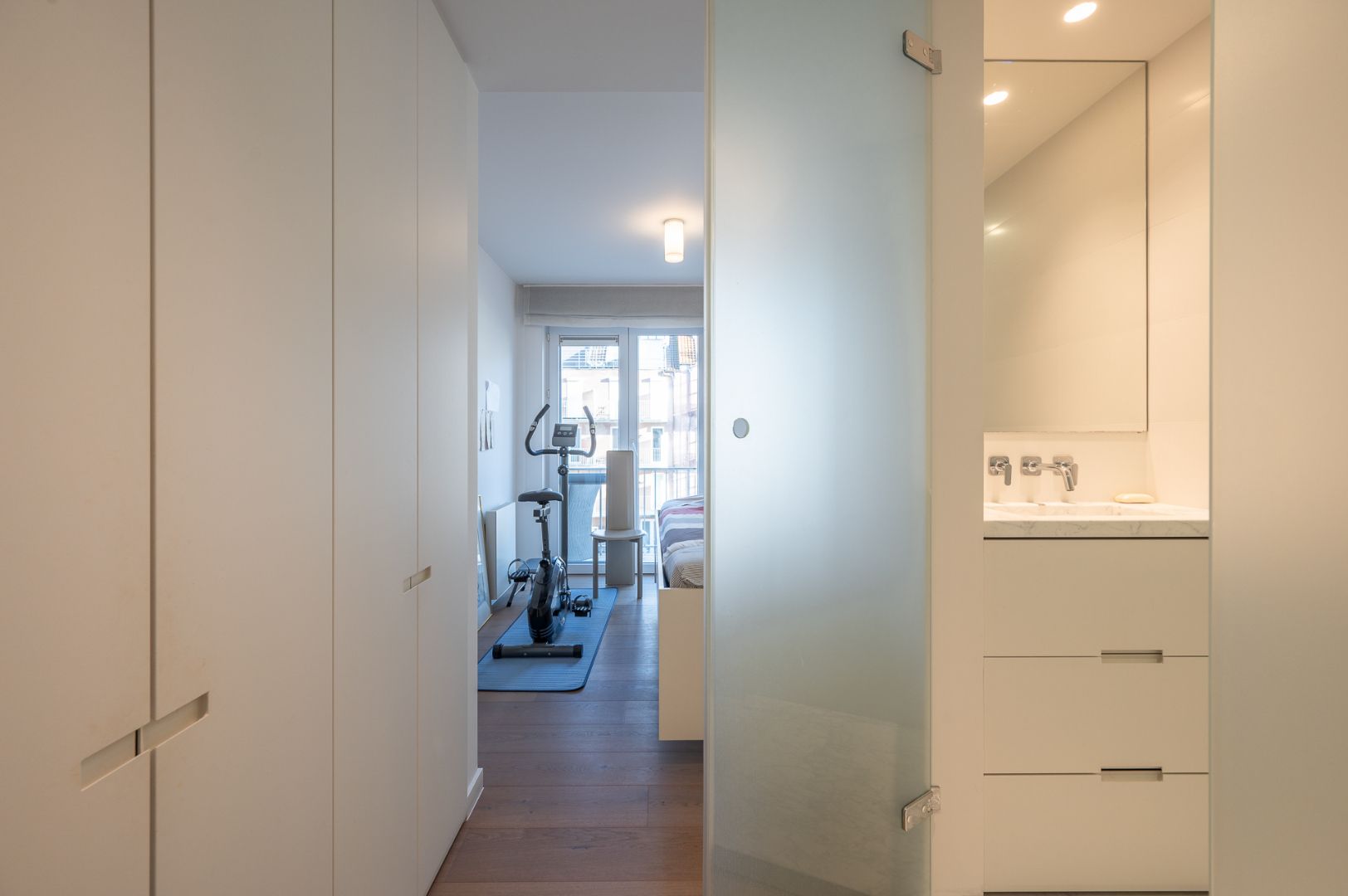 Instapklaar appartement te koop in Knokke – Koningslaan foto 11