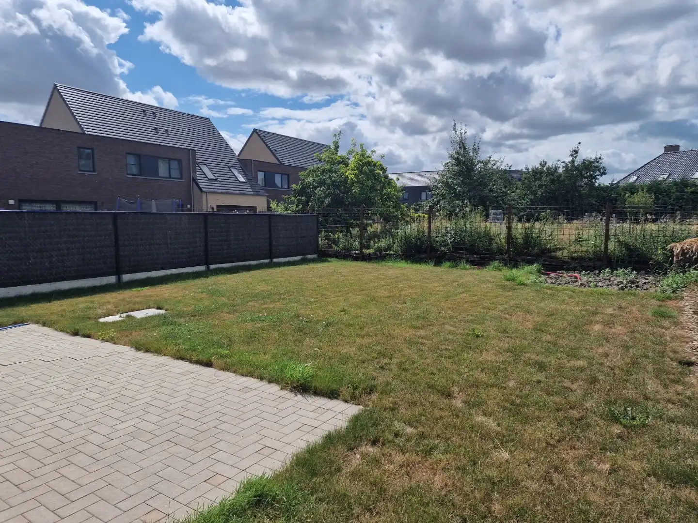 Recente halfopen woning met zonnige tuin  foto 9