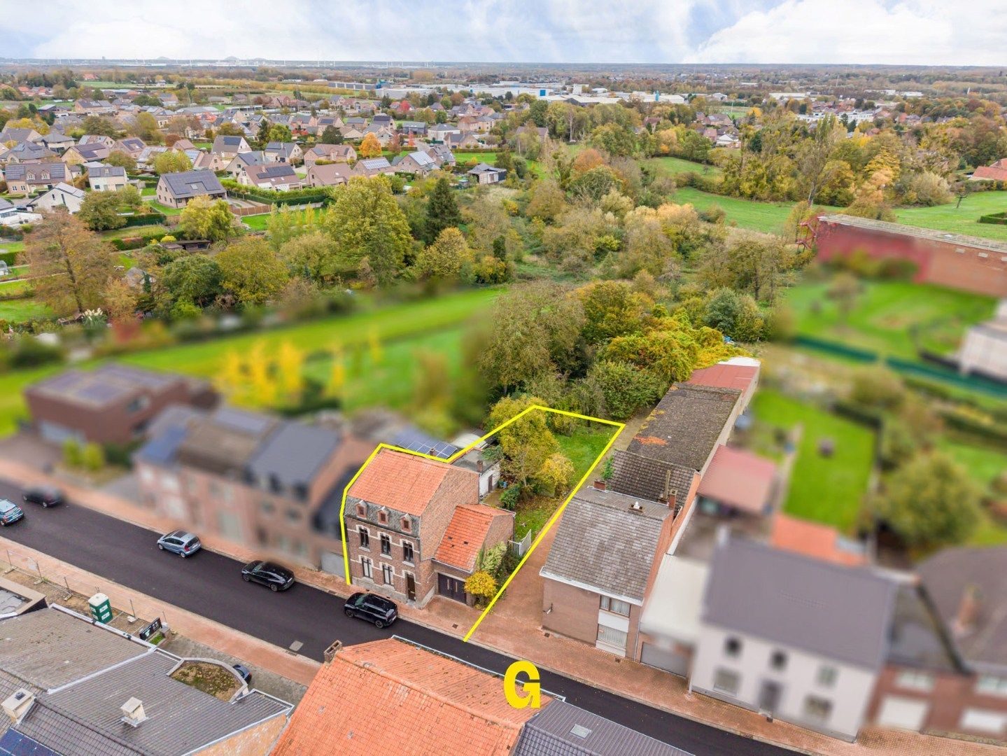 VERKOCHT - Karaktervolle te renoveren herenwoning met tuin en garage op wandelafstand van het centrum foto 29