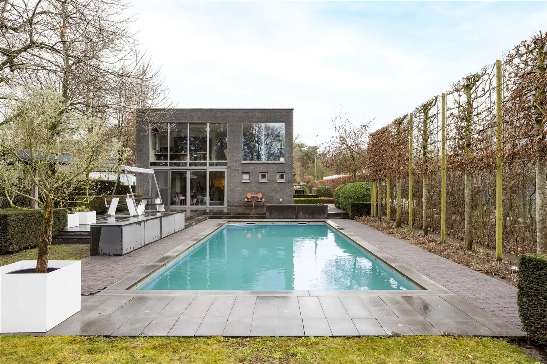 Exclusieve villa met uitzonderlijk open zicht in 'De Bommels'.  foto {{pictureIndex}}