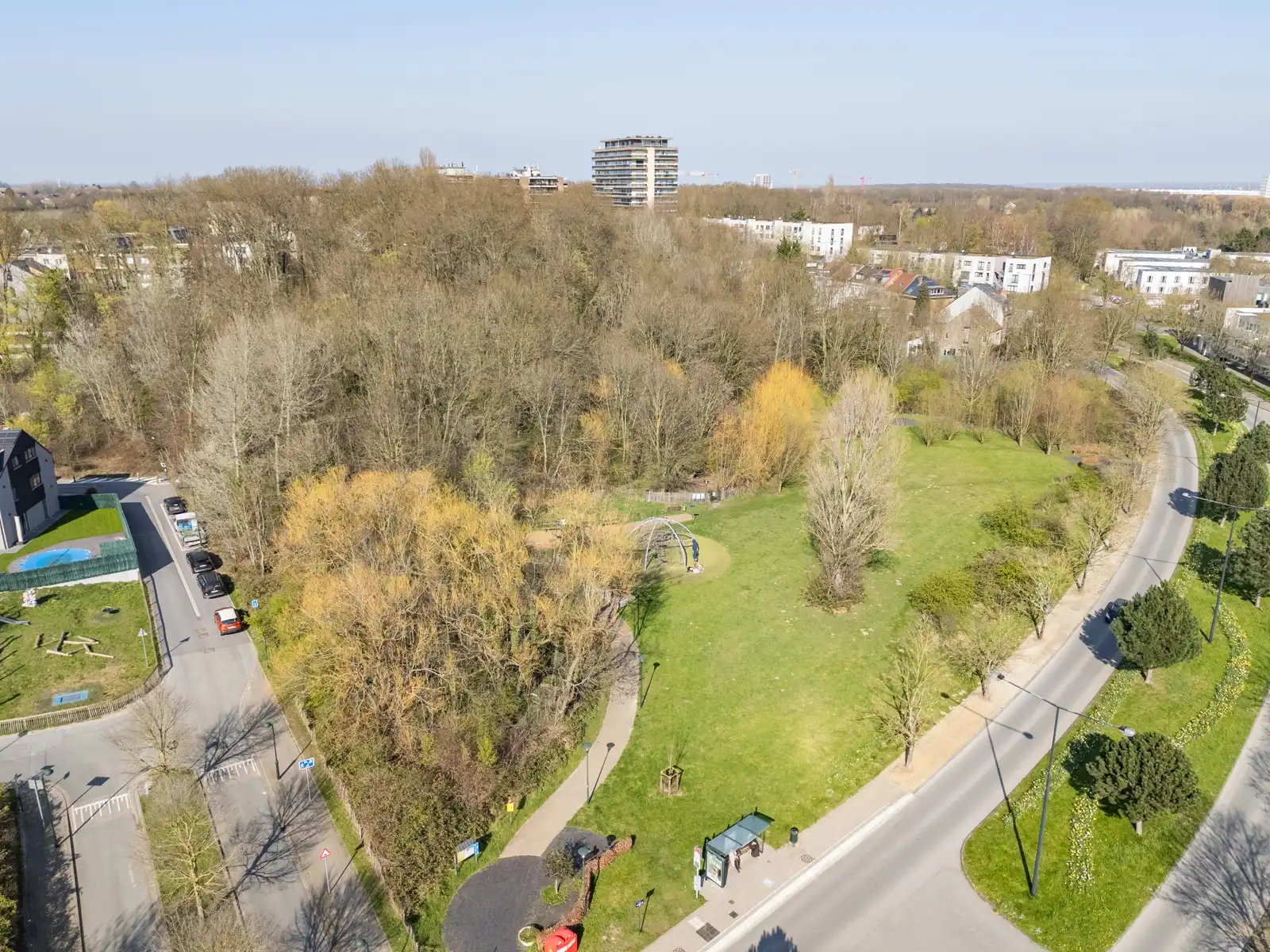 Ruim perceel van 428m² in rustige en gegeerde verkaveling foto 11