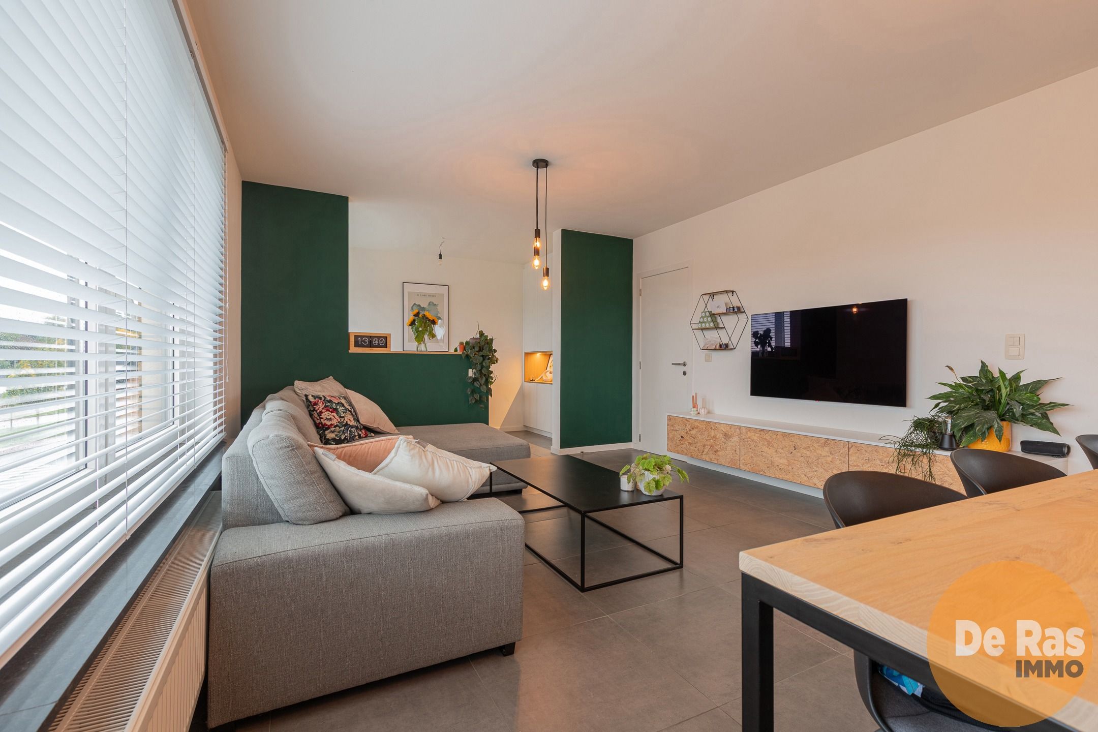 ERPE – Gerenoveerd app. met 2 slpks en terras op toplocatie foto {{pictureIndex}}