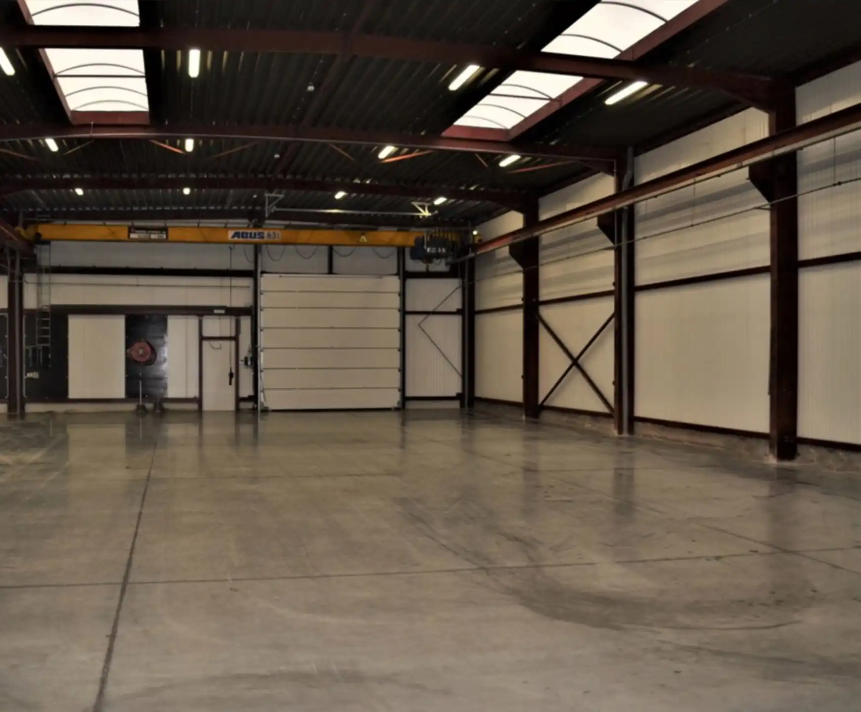 Te huur: ca 330m² magazijnruimte te Verrebroek foto 3