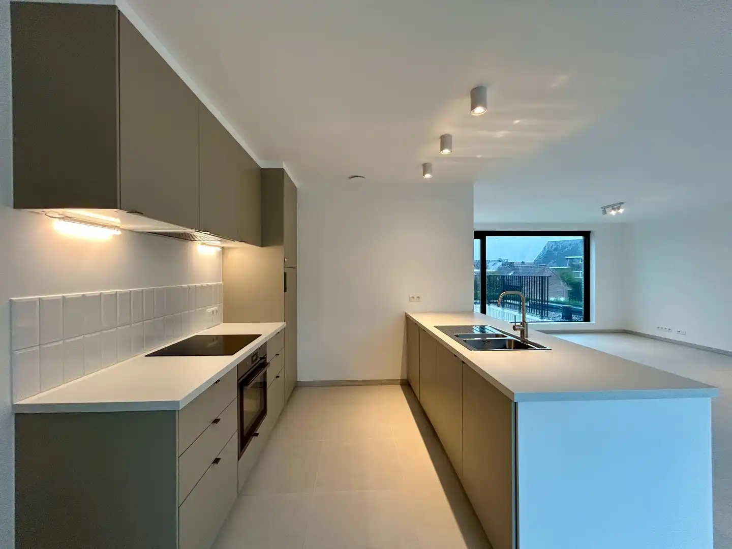 Instapklaar nieuwbouwappartement met 3 kamers & terras te Tielt! foto 6