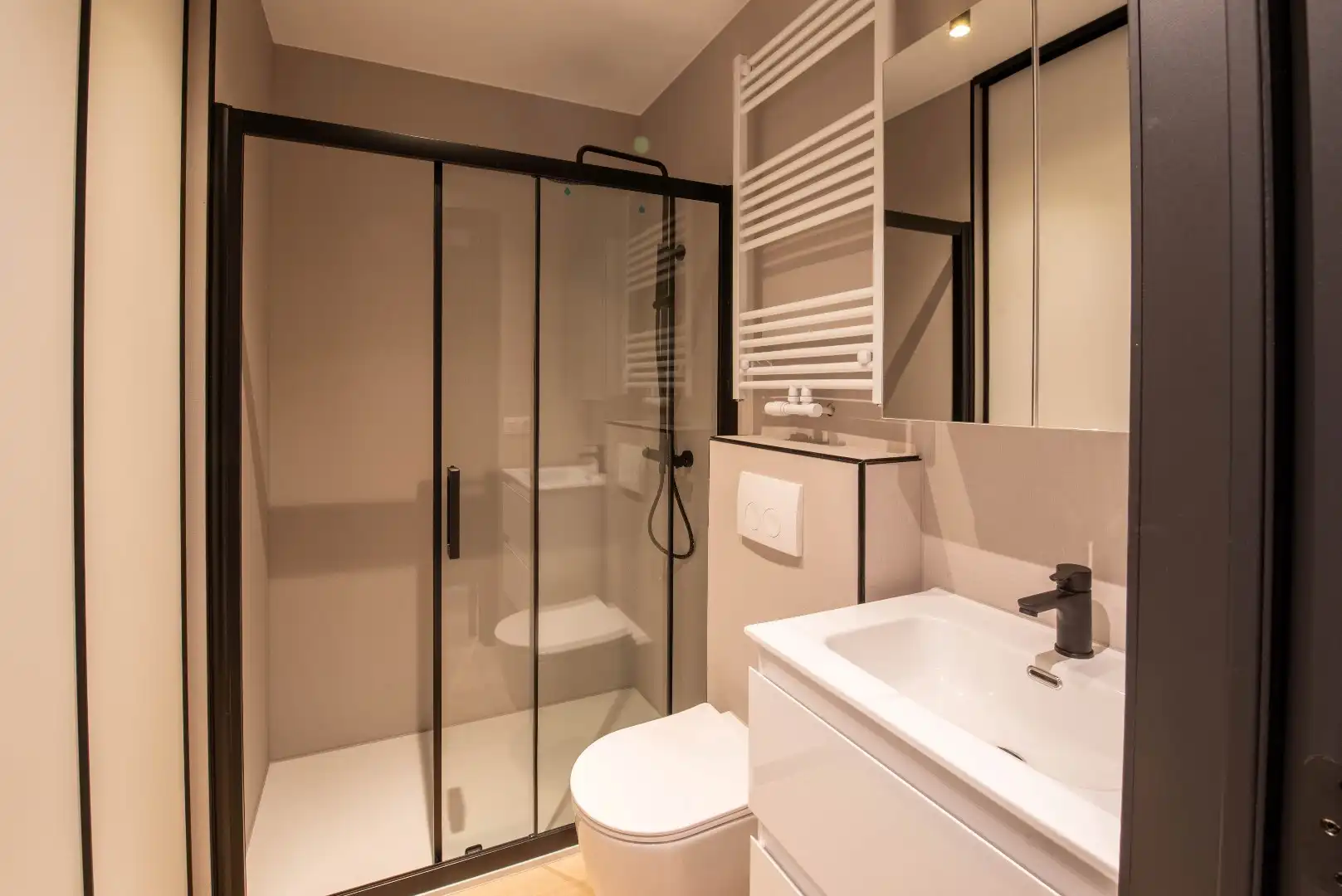 Gezellig appartement in rustige  woonwijk foto 6