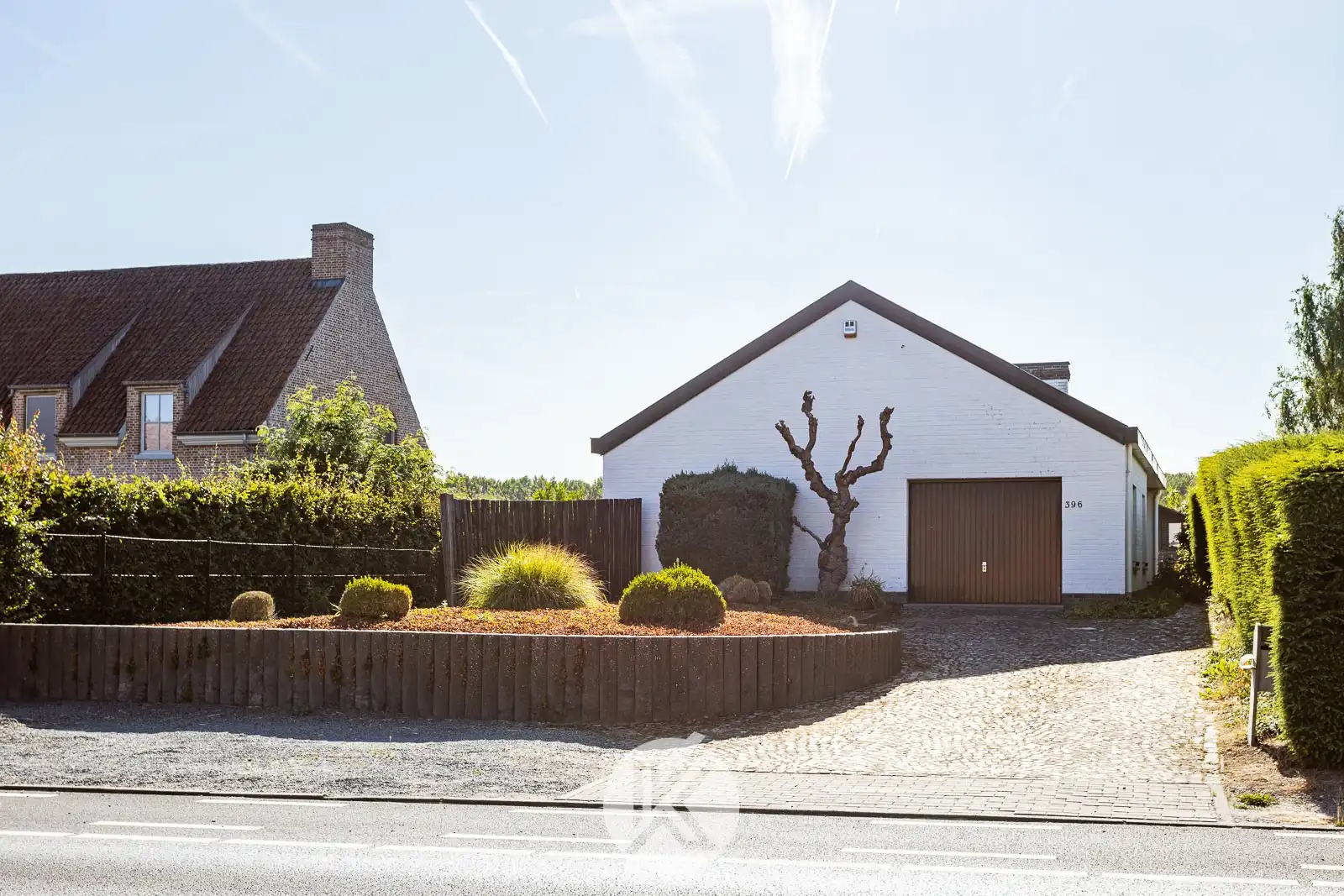 Robuuste bungalow op een interessante locatie foto {{pictureIndex}}
