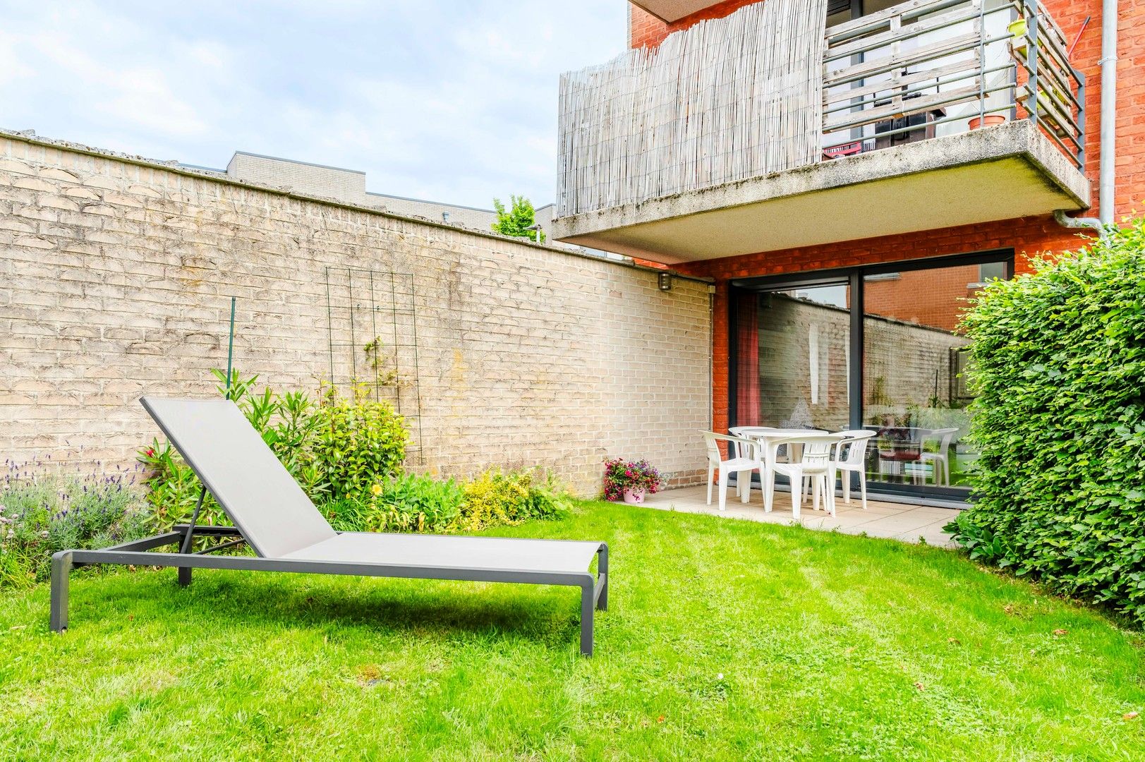 Gelijkvloers appartement + tuin en garagebox foto 14