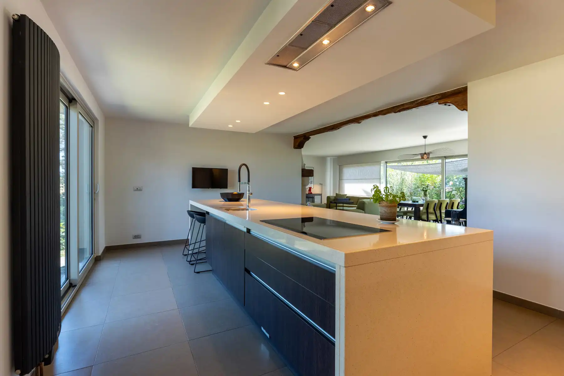 Ruime laagbouwvilla in residentiële villawijk foto 16
