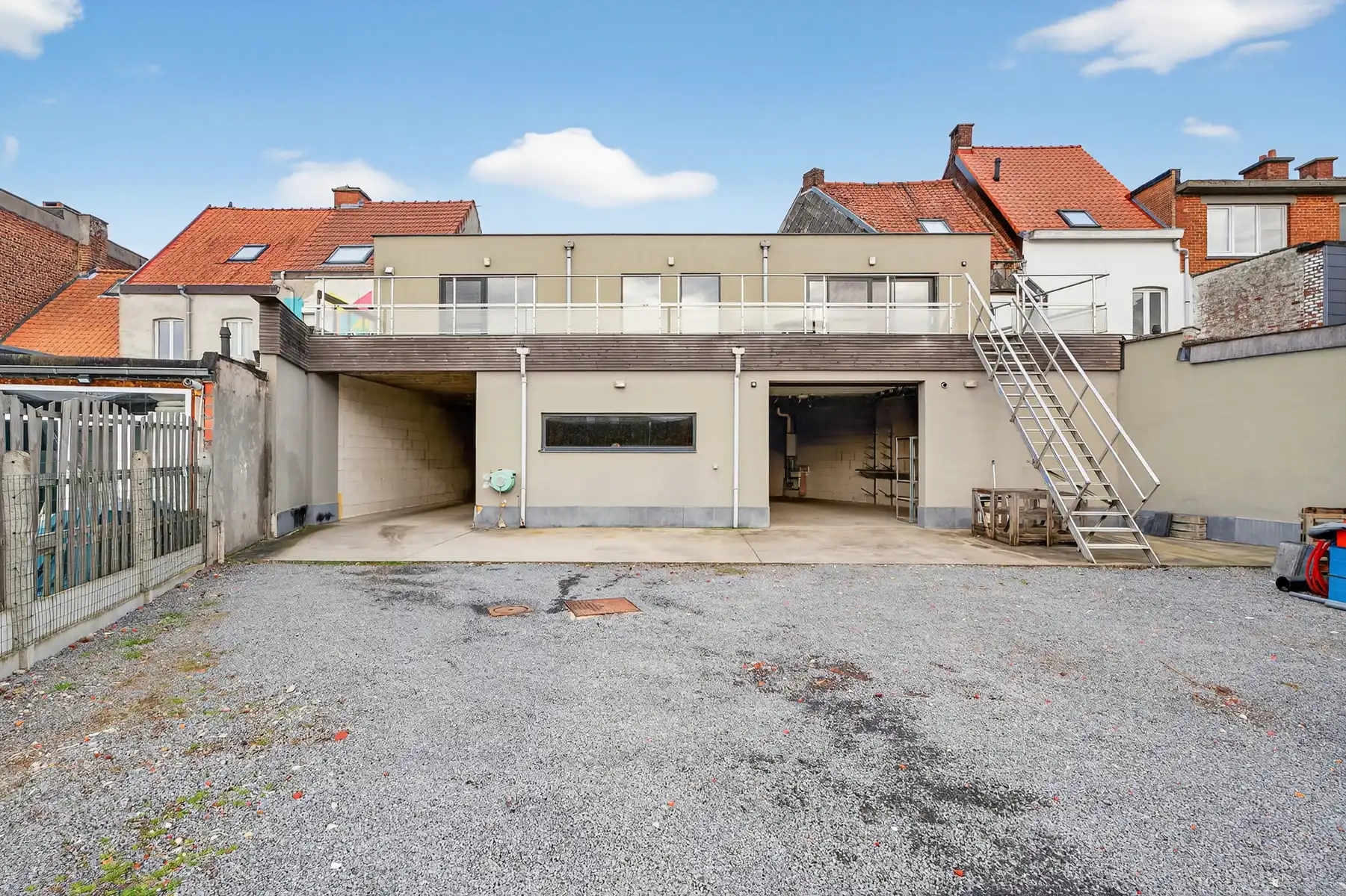 Magazijn met bovenliggend appartement in Ronse foto 7