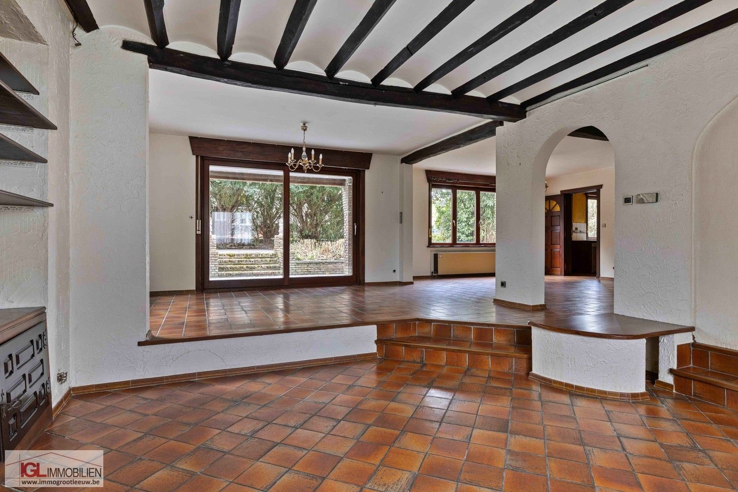 Ruime villa met potentieel op toplocatie in Huizingen foto 2