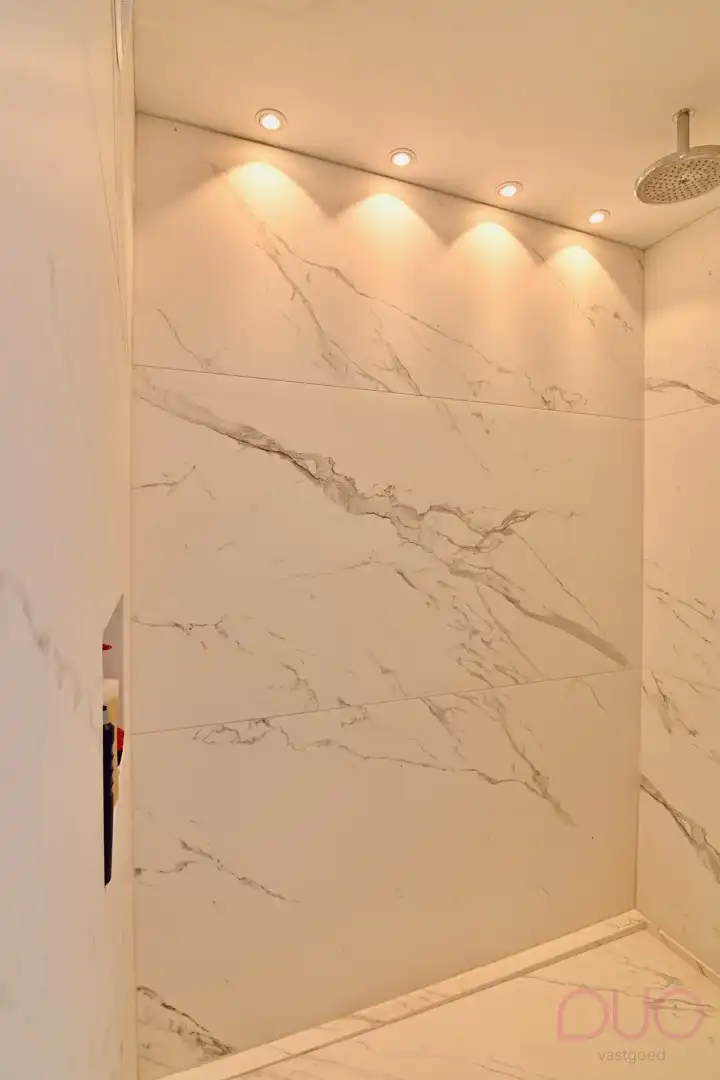 Knappe, exclusieve halfopen bebouwing met uitbreidingsmogelijkheden dankzij naastliggende bouwgrond foto 31