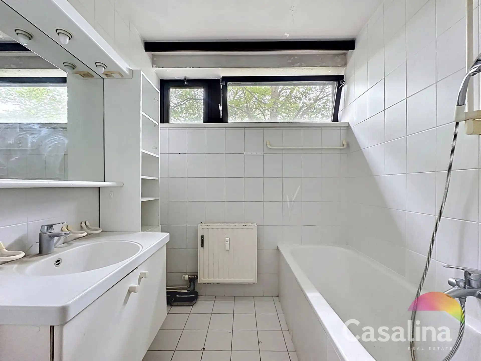 Appartement van 88m² met terras TE RENOVEREN foto 16