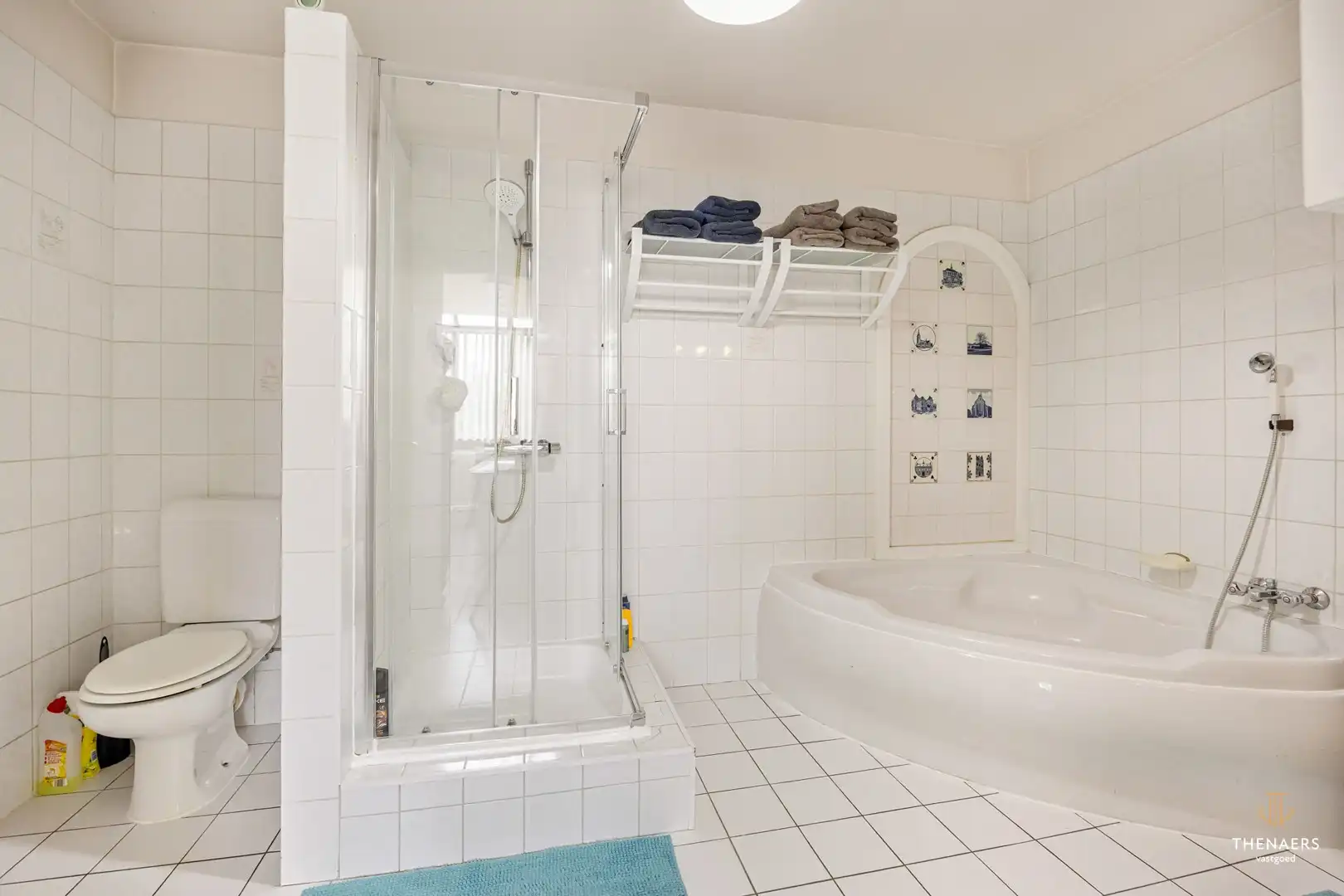 Ruime halfopen woning met 3 slaapkamers en prachtige tuin. foto 11