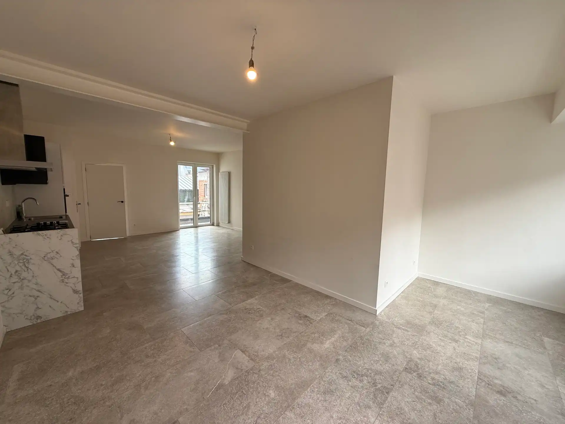 LEDE - Gerenoveerd appartement in het centrum. foto 2