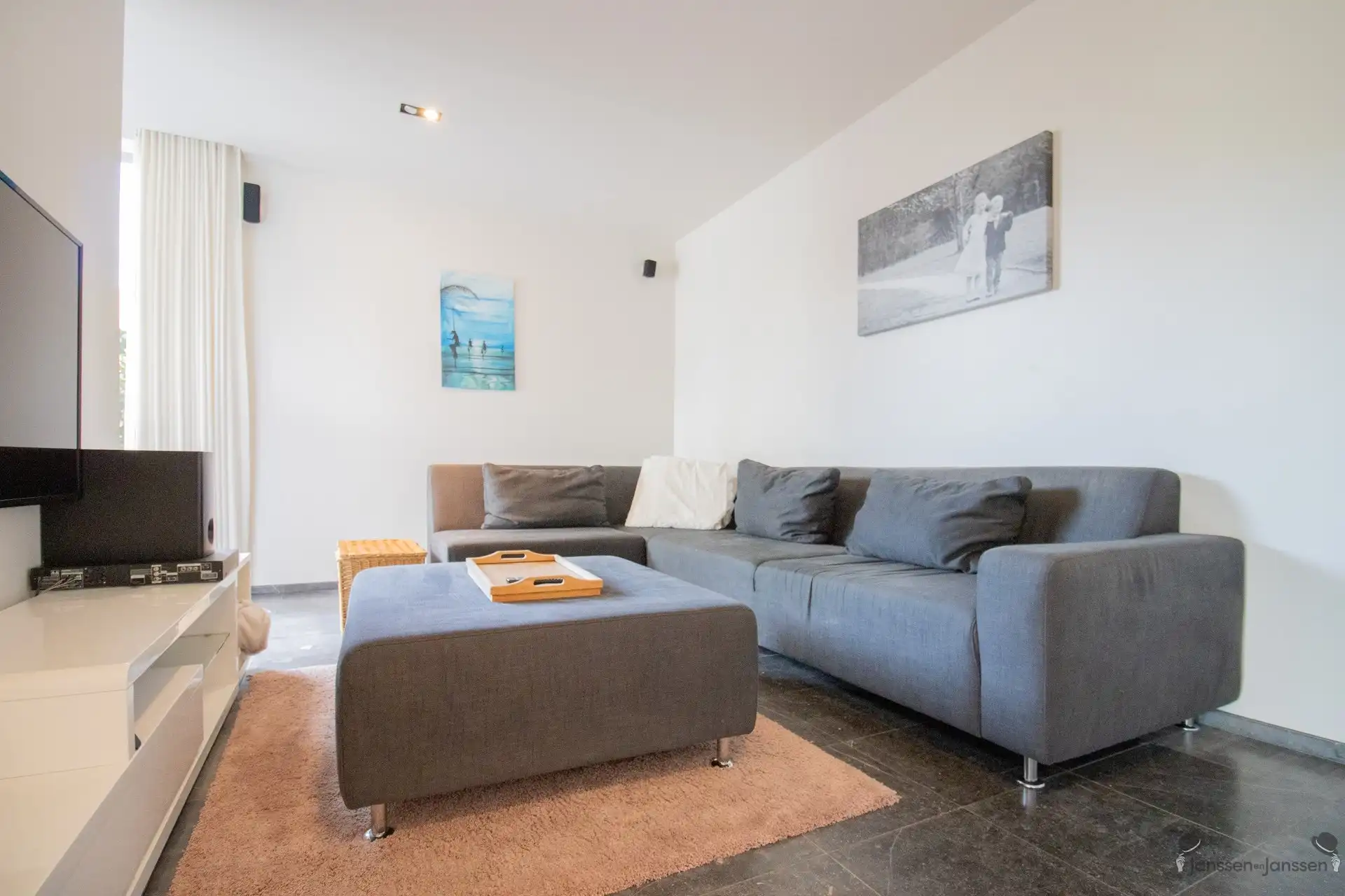 Ruime villa met 5 slaapkamers, 2 badkamers, buitenzwembad en poolhouse op 1.020 m² foto 8