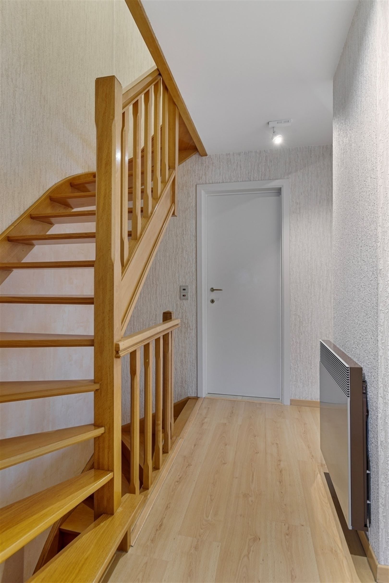 Instapklare woning in deelgemeente Bevere foto 17