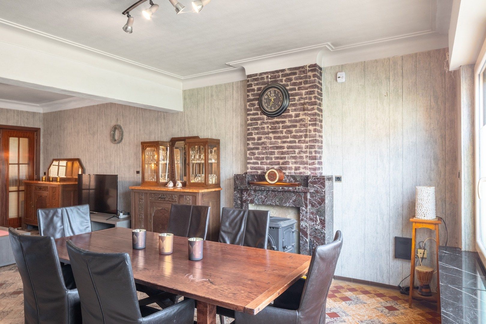 Ruime gesloten gezinswoning met tuin  foto 9