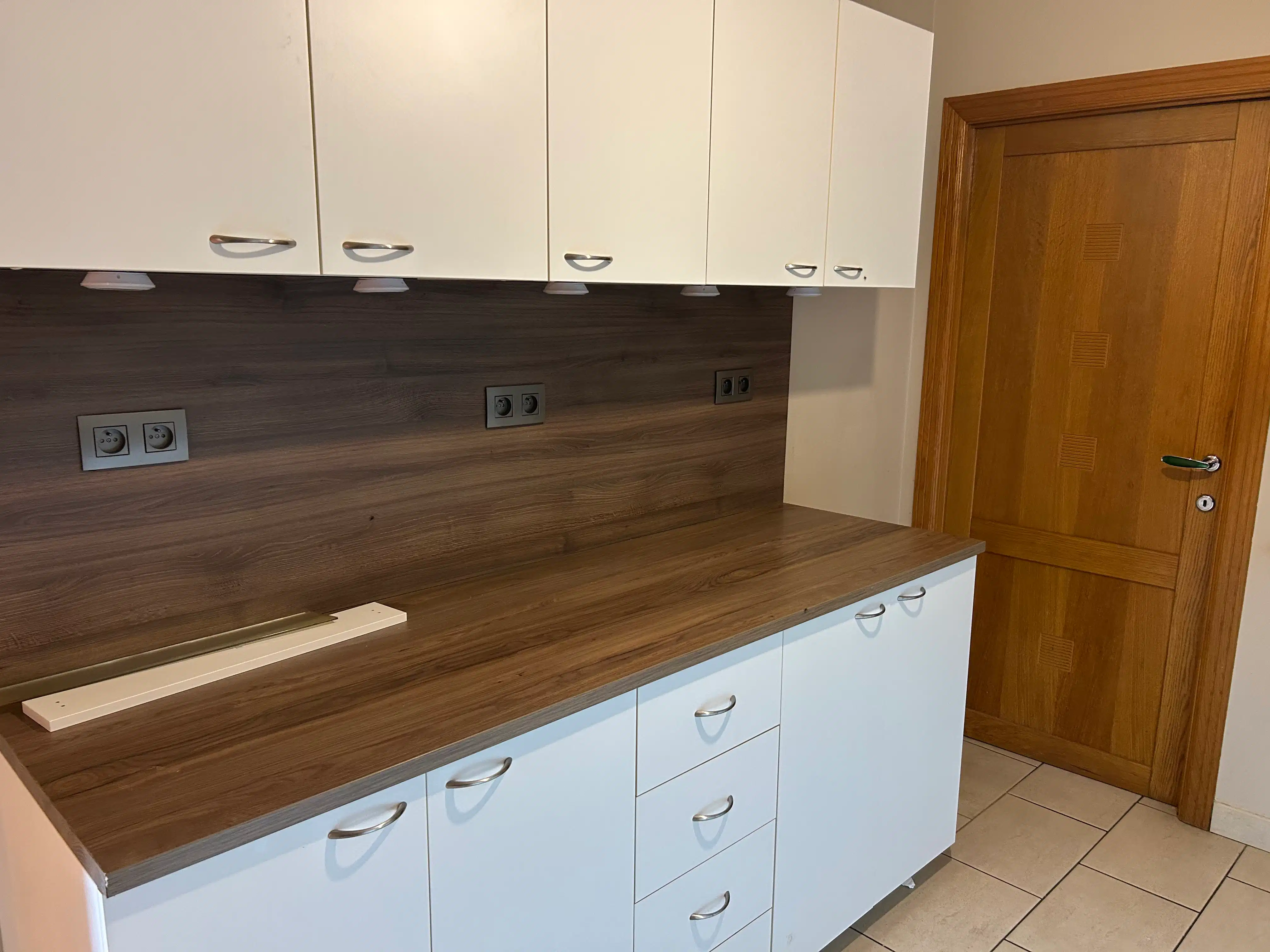 Gezellig ingericht appartement met 2 slaapkamers + standplaats. foto 3