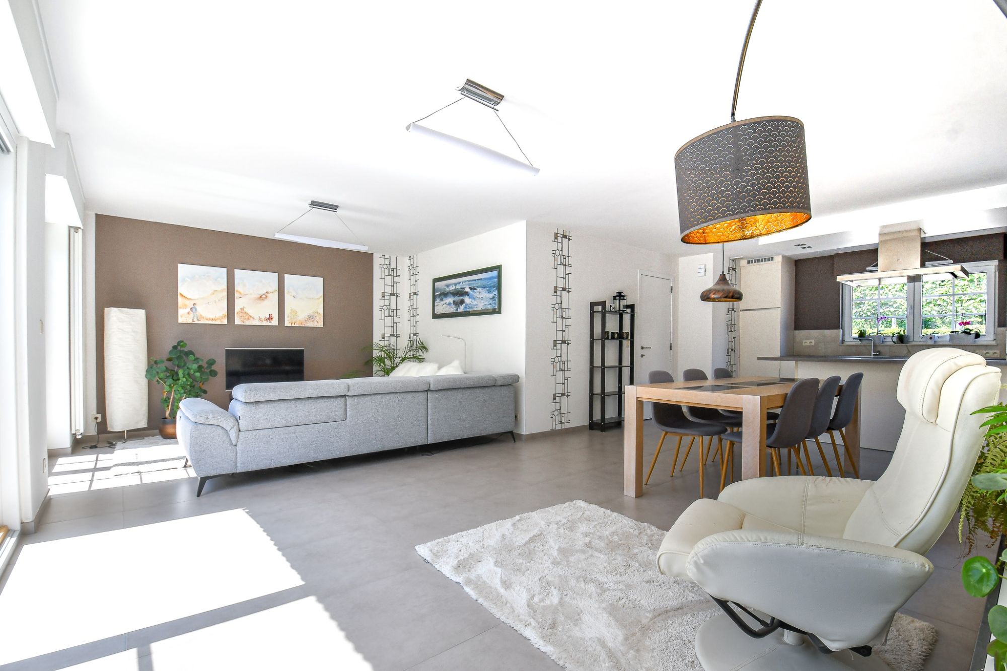 Recente woning gelegen in een gezellige rustige straat vlakbij het kanaal foto 5