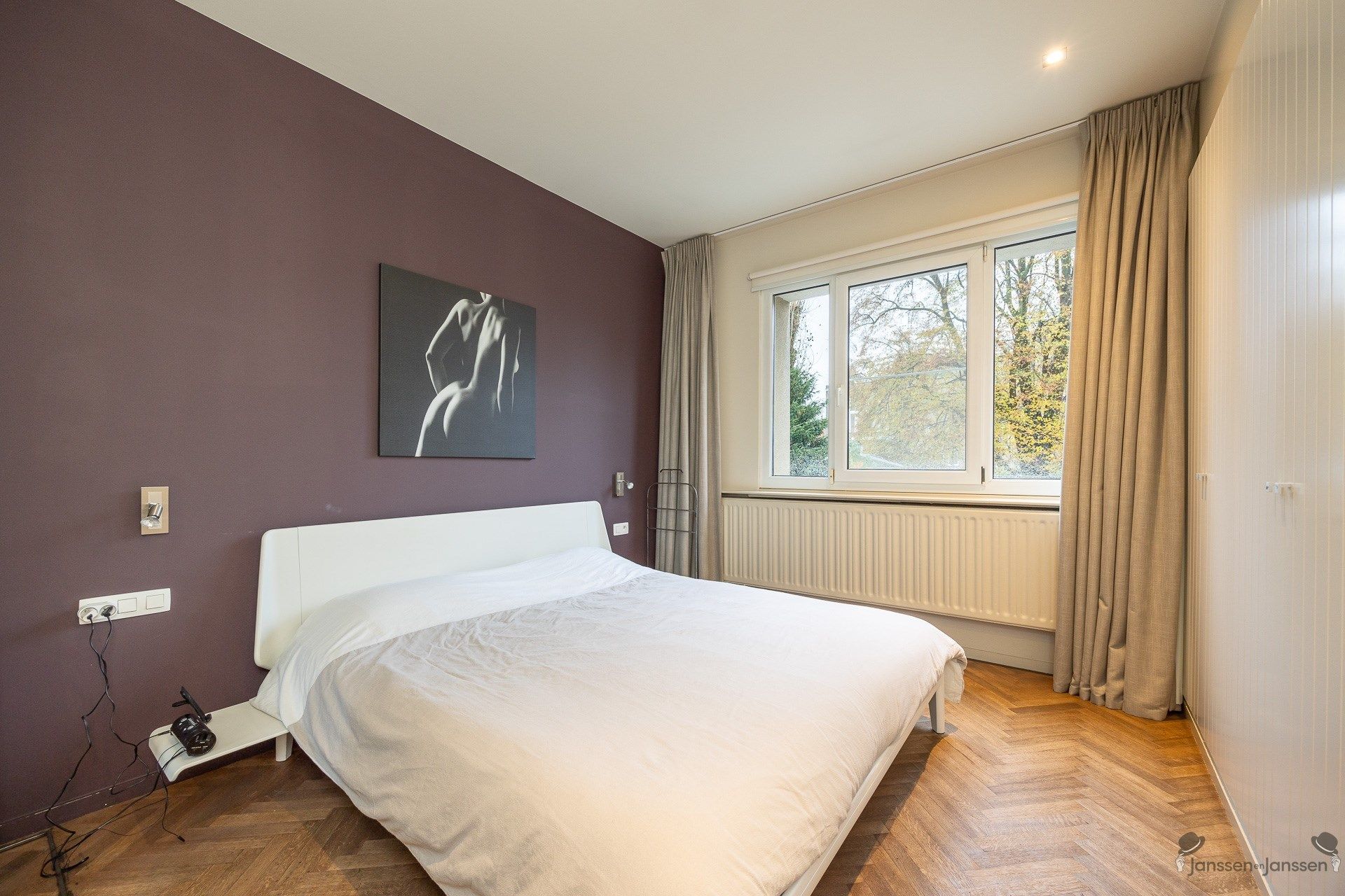 Gerenoveerd herenhuis met min. 4 slaapkamers en praktijkruimte in Berchem.  foto 15
