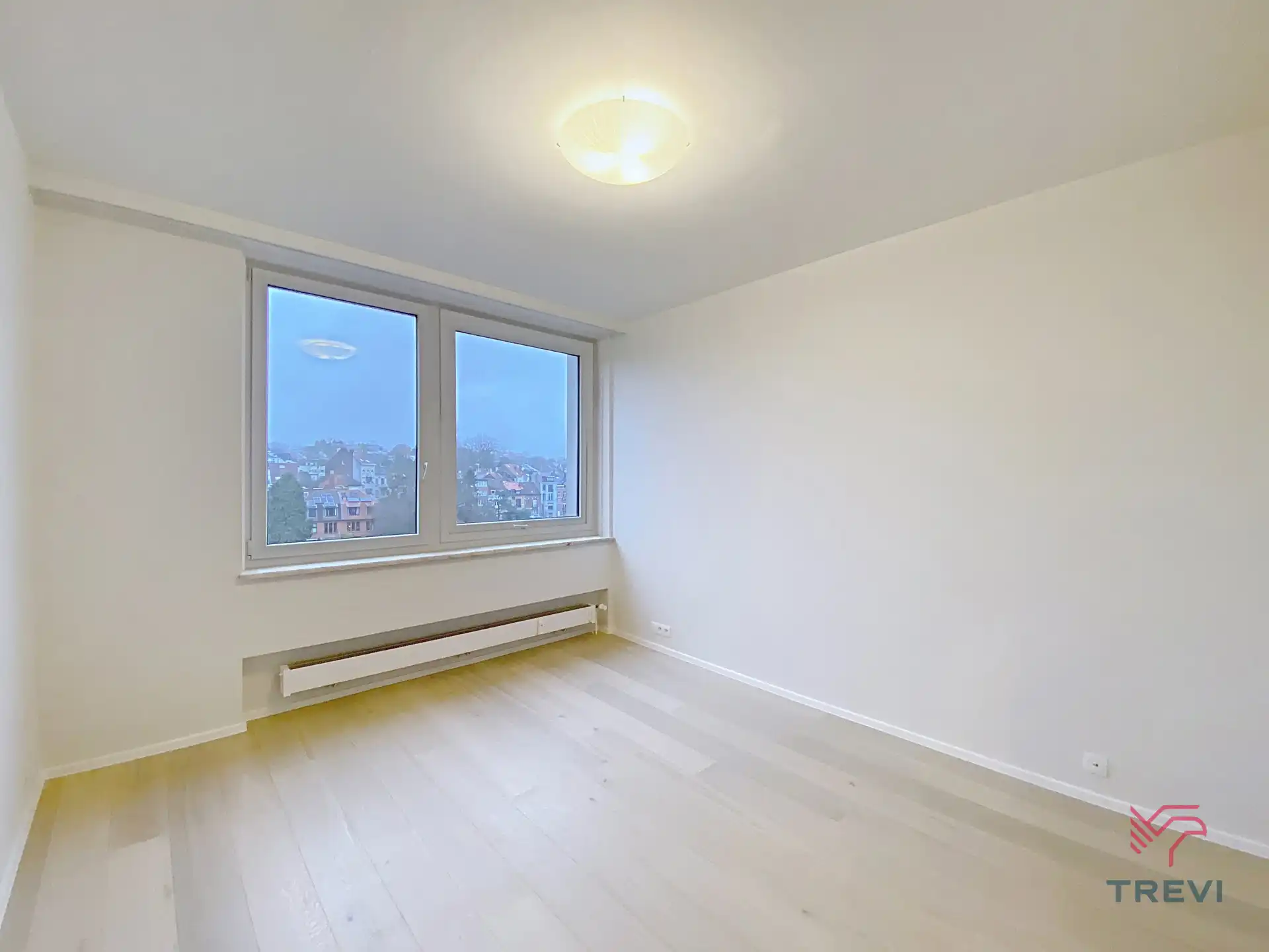 Appartement met 2 slaapkamers in een rustige wijk van Ukkel! foto 11