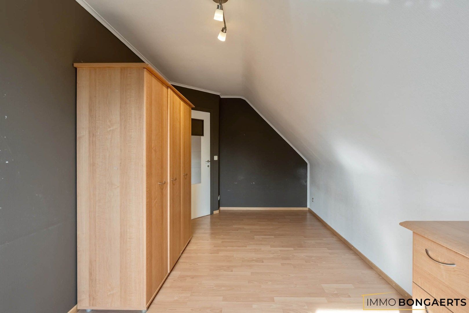 Ruime woning met 3 slaapkamers  foto 21