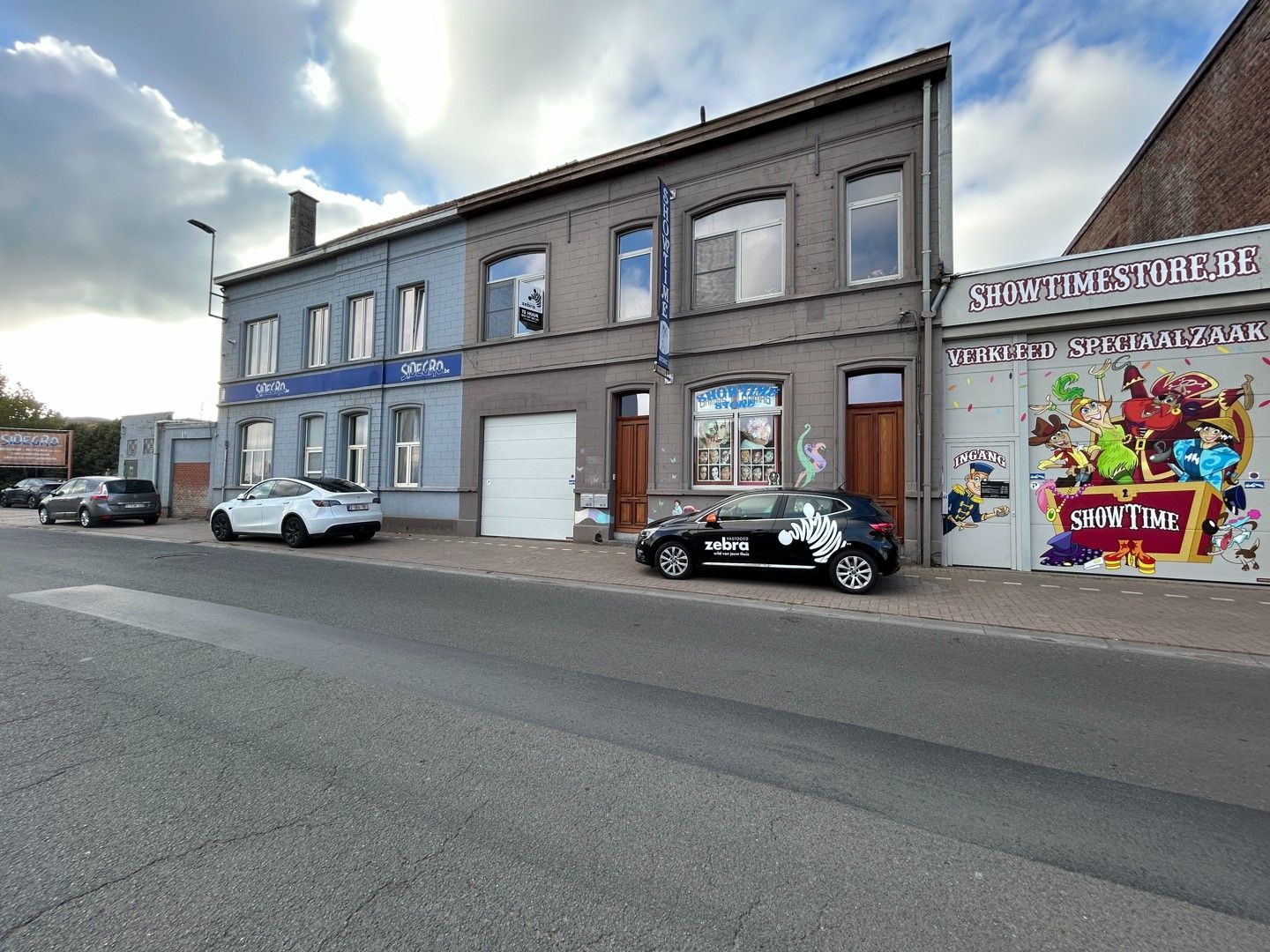Instapklaar 2-slaapkamer appartement nabij centrum Roeselare! foto 14