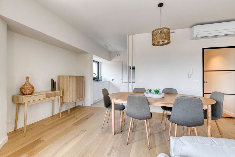 Stijlvol appartement te koop in hartje Zeveneken! foto 5
