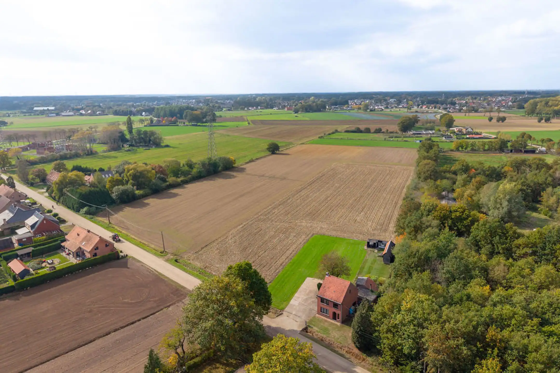 Te renoveren woning op een mooi en gunstig gelegen perceel van in totaal 6.449 m². foto 39