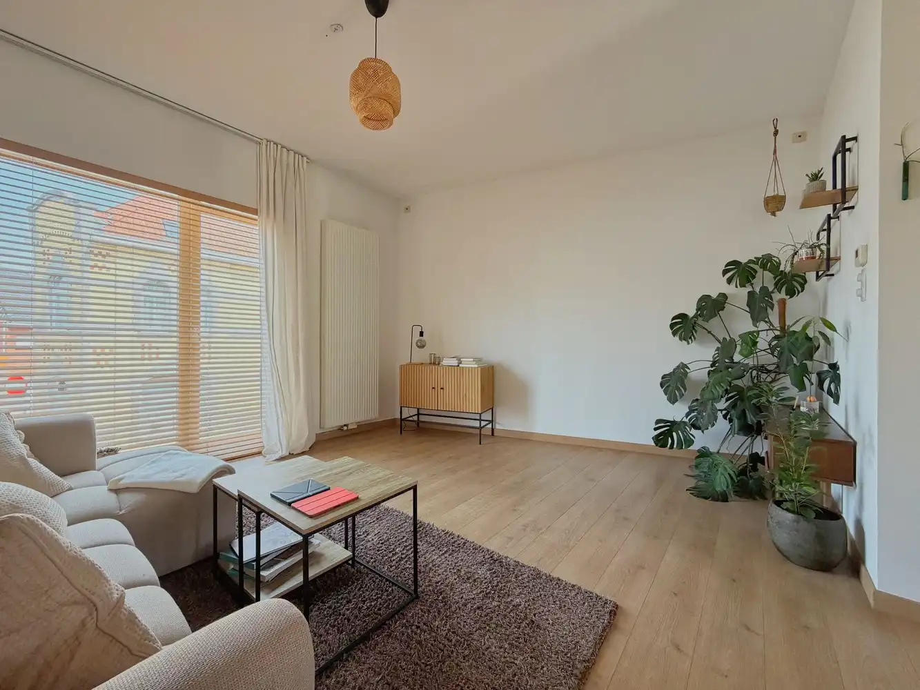 Hippe, lichtrijke woning met garage + terras in Rumbeke foto 2