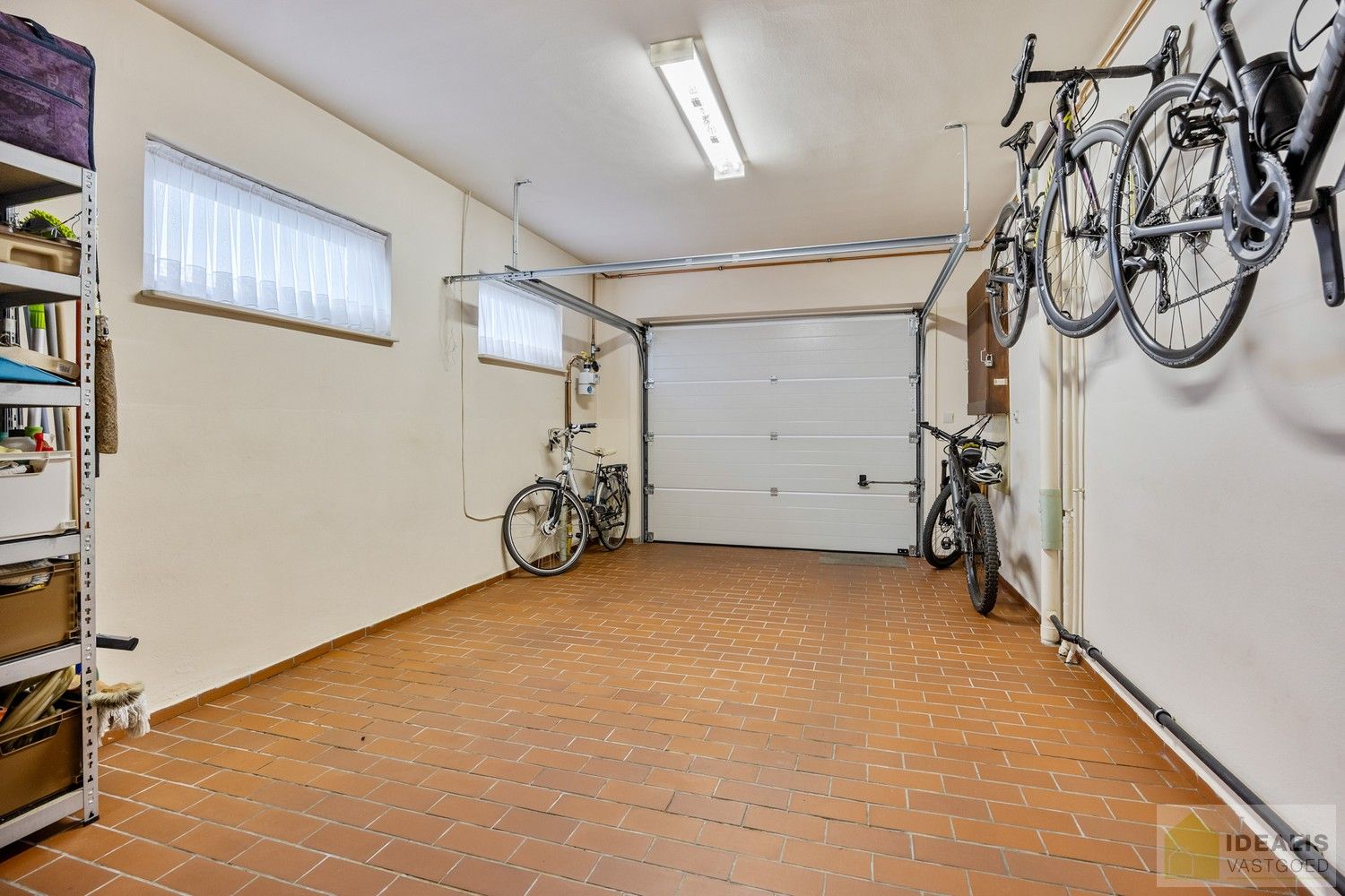 IDEALIS VASTGOED - INSTAPKLARE GEZINSWONING OP EEN RUSTIG PERCEEL VAN 12A 46CA MET 3 KNAPPE SLAAPKAMERS foto 15