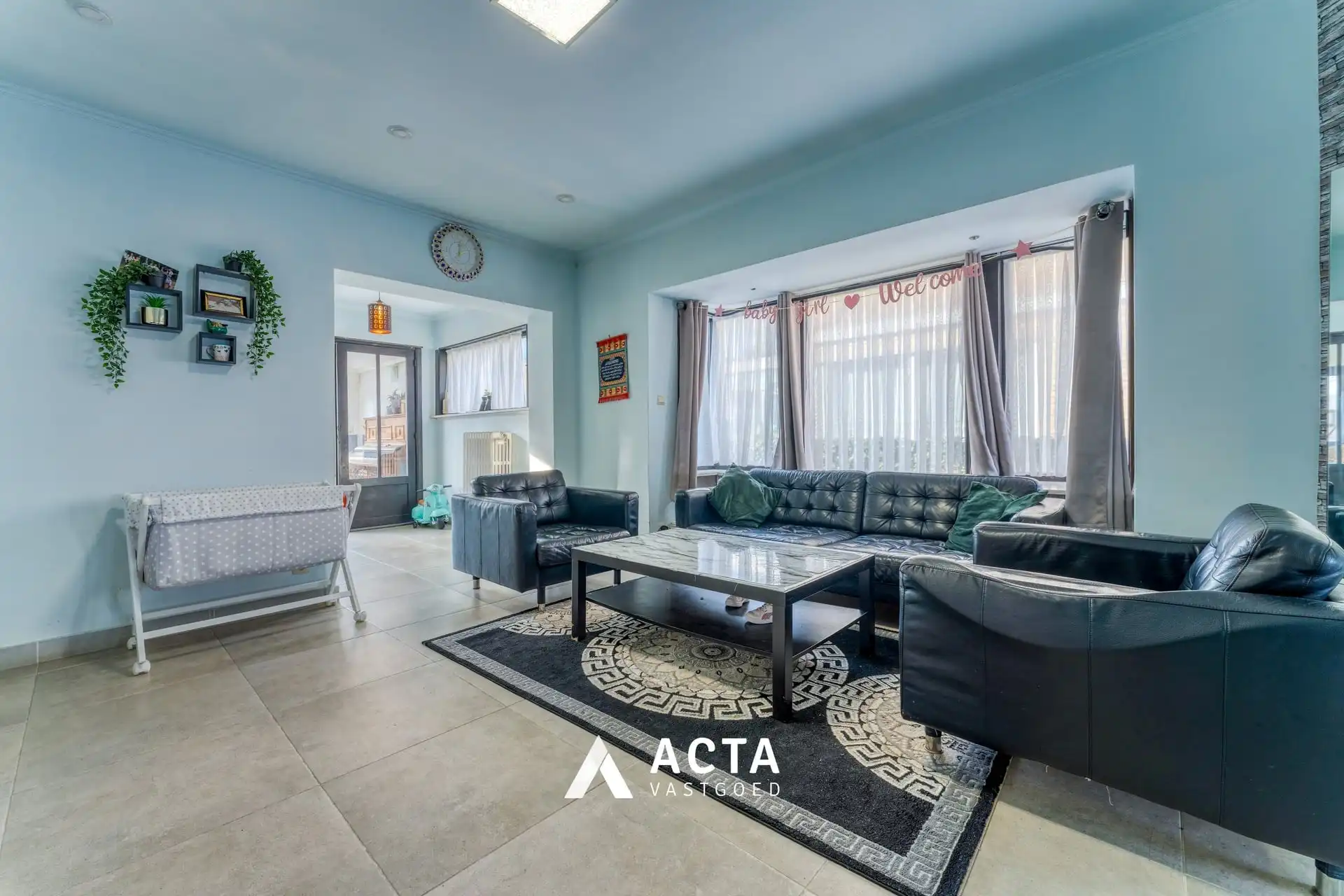 Halfopen bebouwing met vier slaapkamers in Mariakerke foto 6