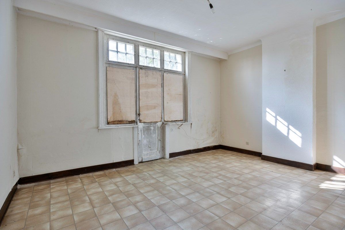 Te renoveren karaktervolle herenwoning op een prachtig perceel van 56 are. foto 10