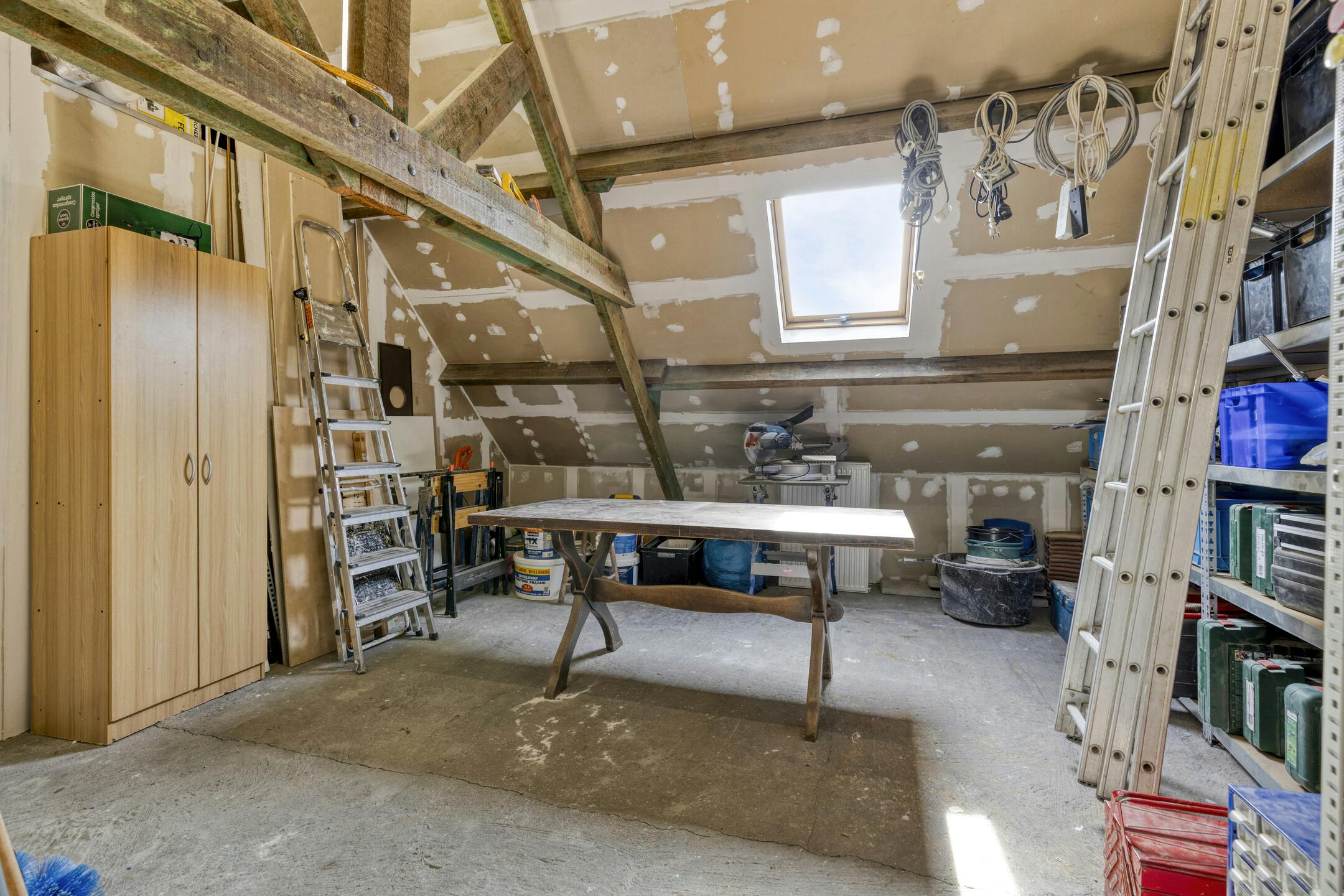 Instapklare woning met 4 slaapkamers in het centrum van Roeselare! foto 14