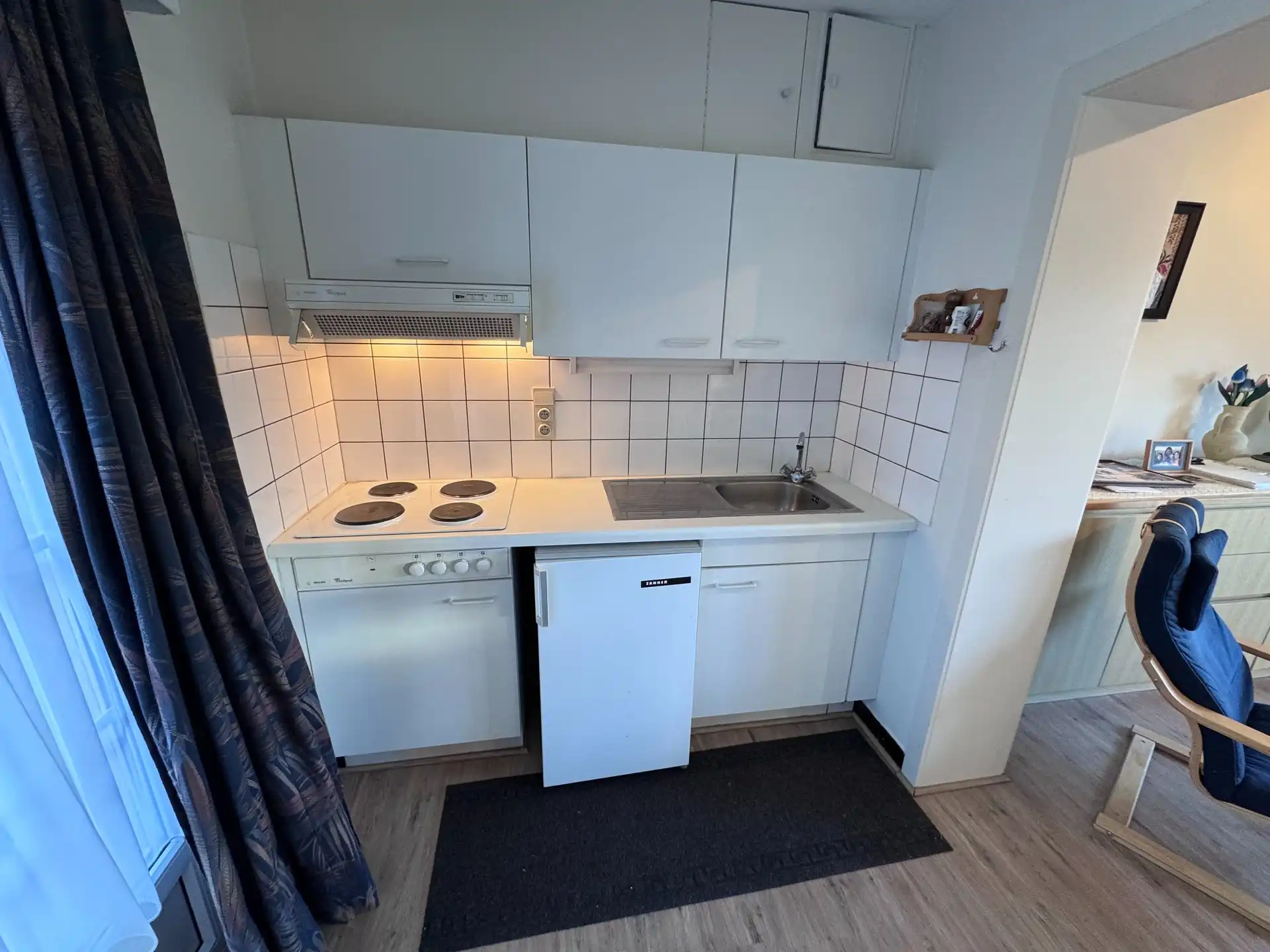 Instapklaar appartement met twee slaapkamers en afgewerkt met oog voor hedendaags wooncomfort. foto 3