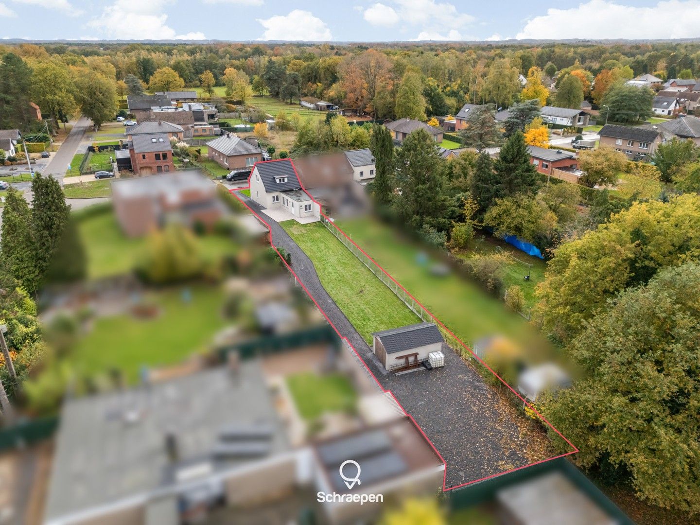 Karaktervolle woning met 2 slpks op een perceel van circa 8,5 are te Genk! foto 4