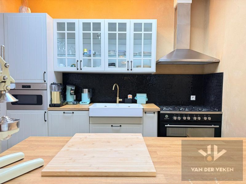 Prachtige woning met 4 slaapkamers. foto 9